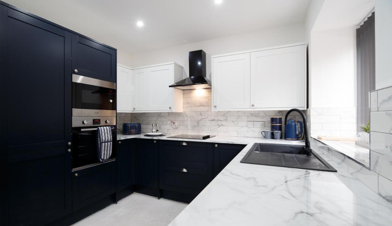Large, Modern Family Home With Hot Tub Blackpool Zewnętrze zdjęcie
