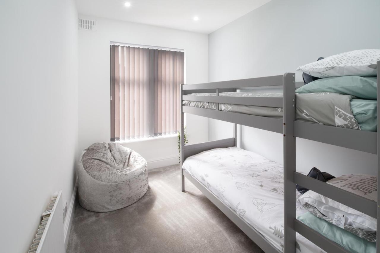 Large, Modern Family Home With Hot Tub Blackpool Zewnętrze zdjęcie