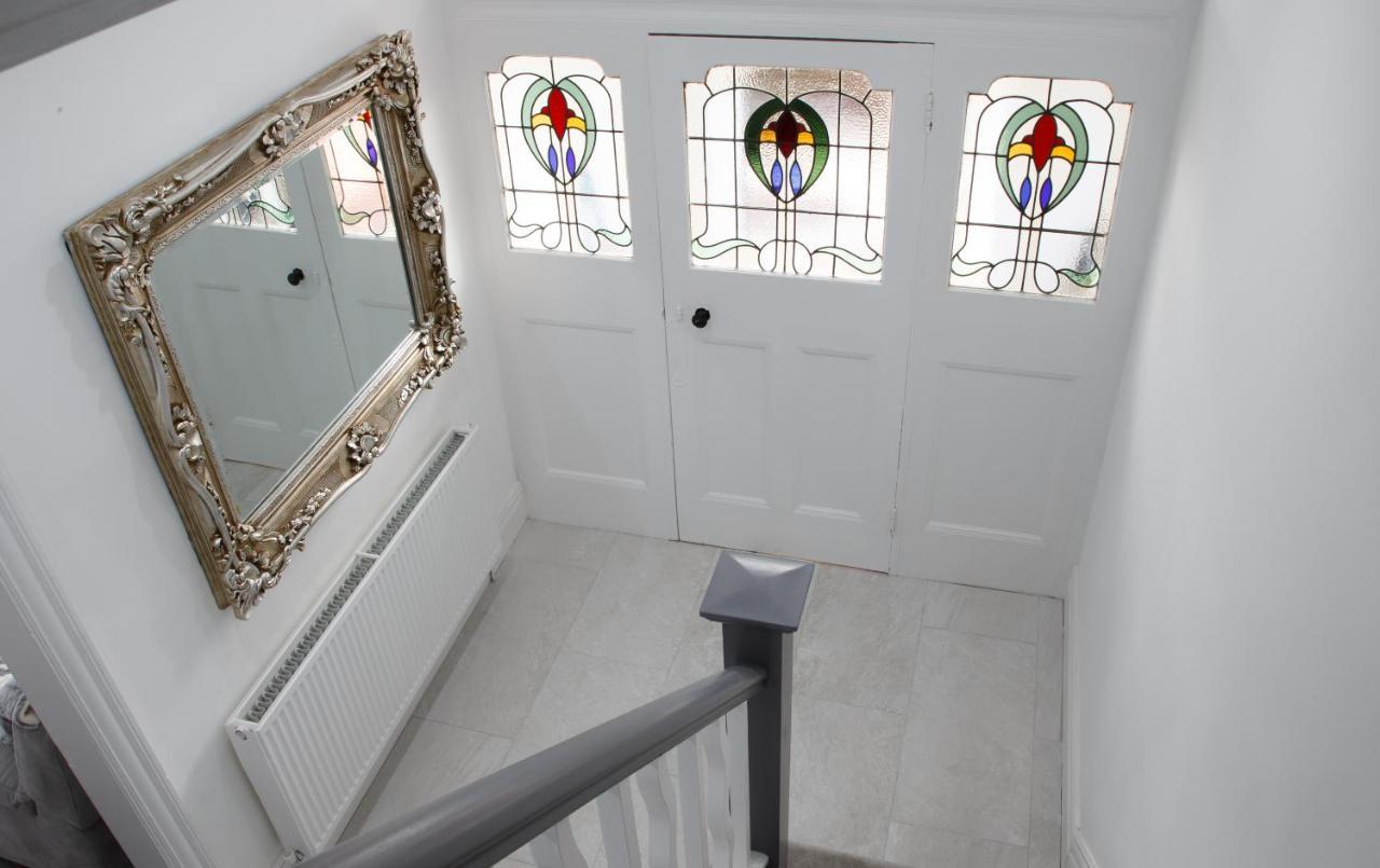 Large, Modern Family Home With Hot Tub Blackpool Zewnętrze zdjęcie